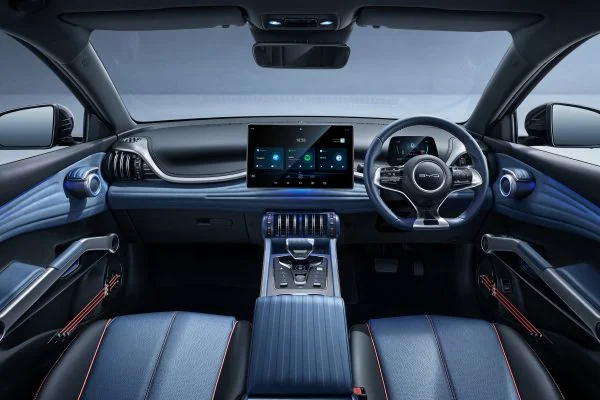 BYD ATTO 3 - Slide 2